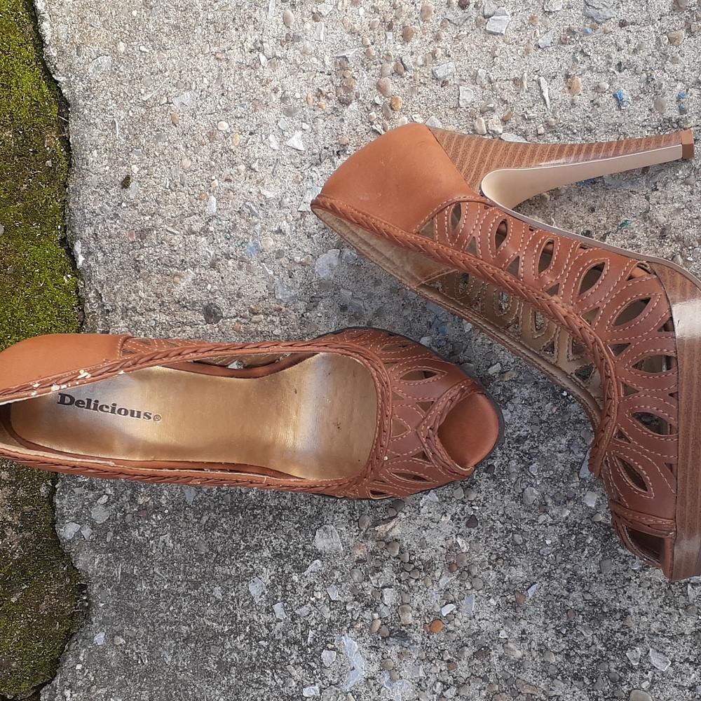 Delicious Braided Pumps 7 1/2